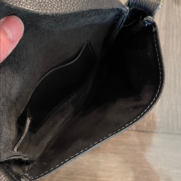 Harley Davison Black Leather Crossbody Bag with Silvertone Chain - Picture 14 of 17